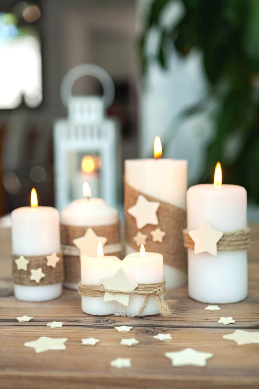 candles white and green christmas decor