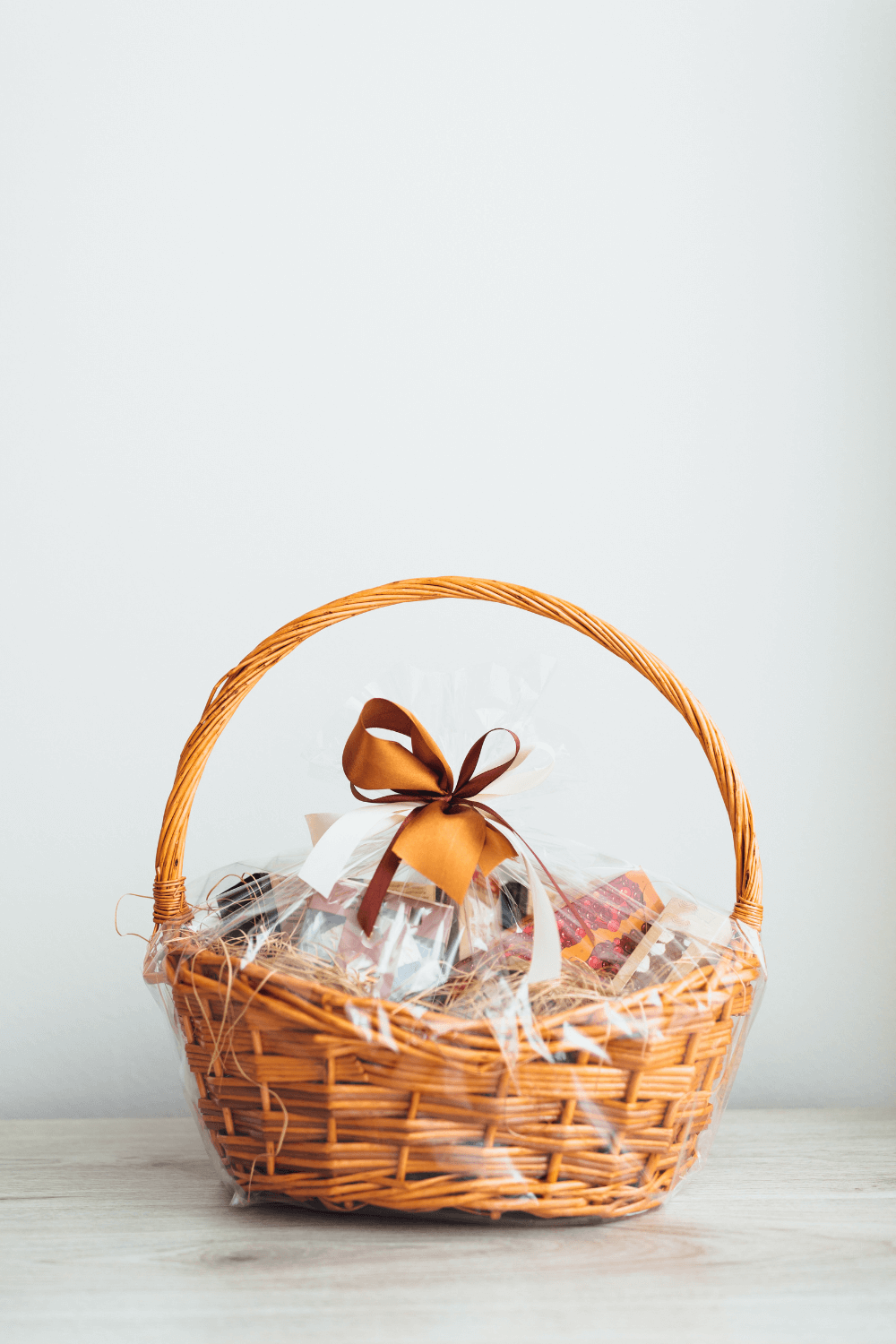 what to put in a housewarming gift basket