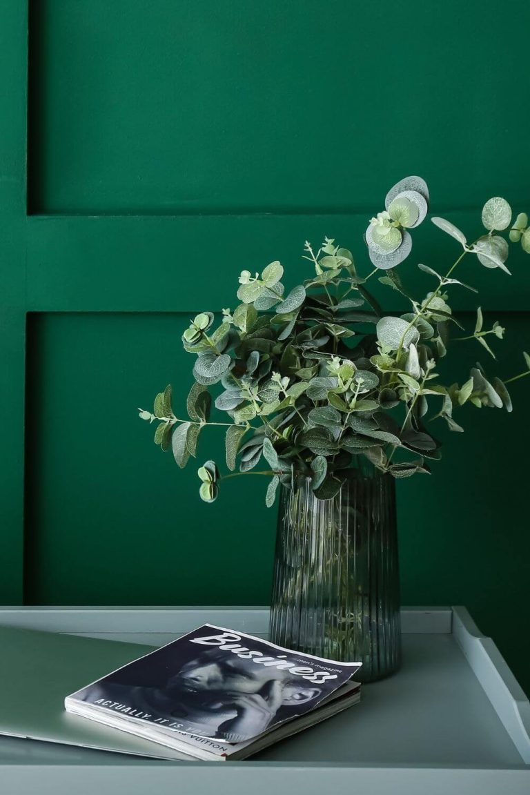 12 Best Faux Eucalyptus Vase Decor To Recreate Easily