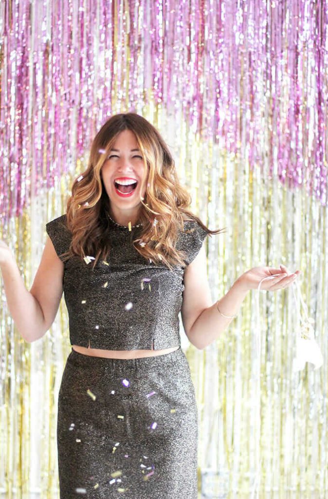tinsel wall photo backdrop