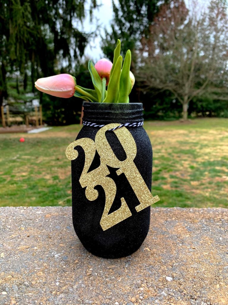 grad party decor ideas