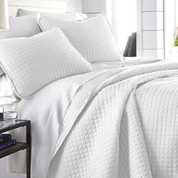 white quilt