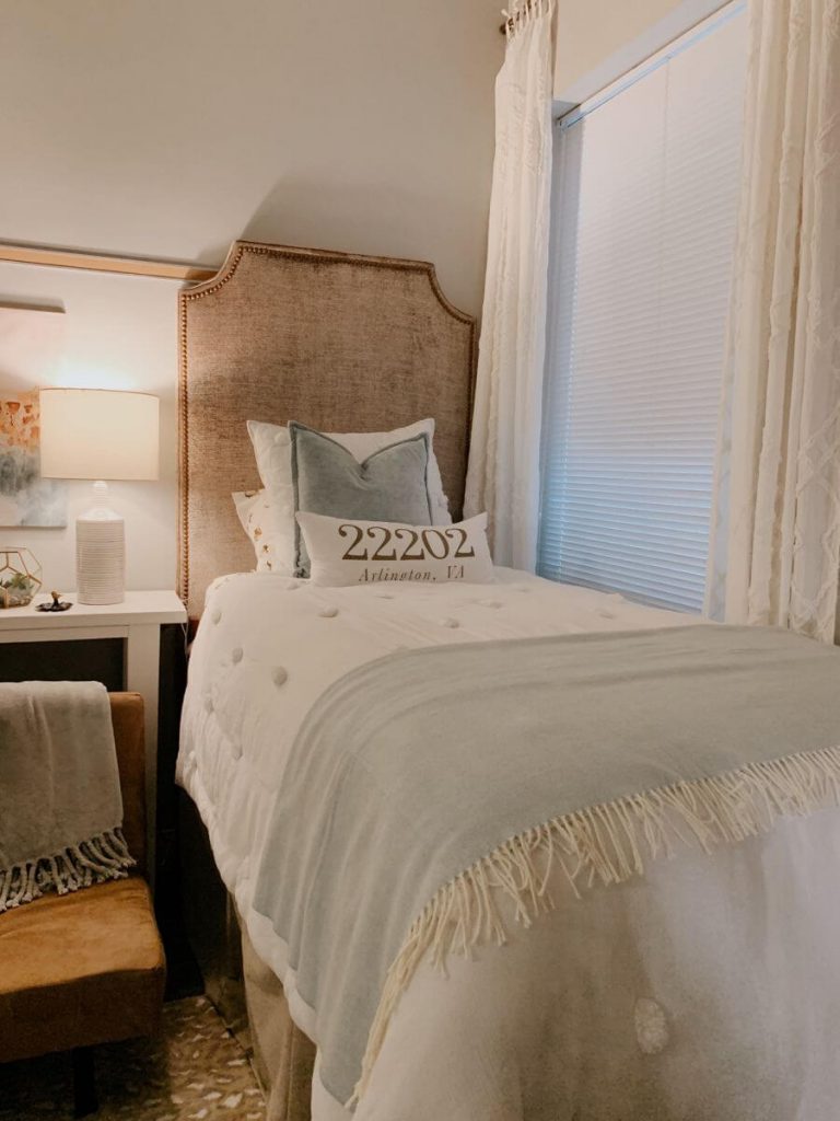 minimalist dorm room ideas