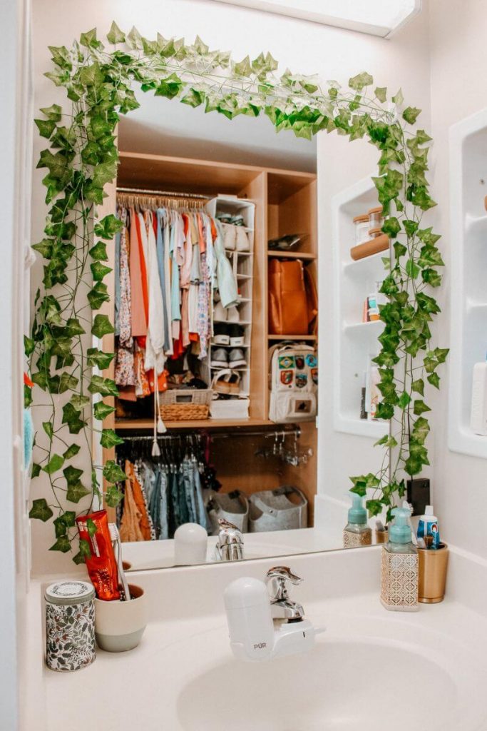 dorm bathroom necessities