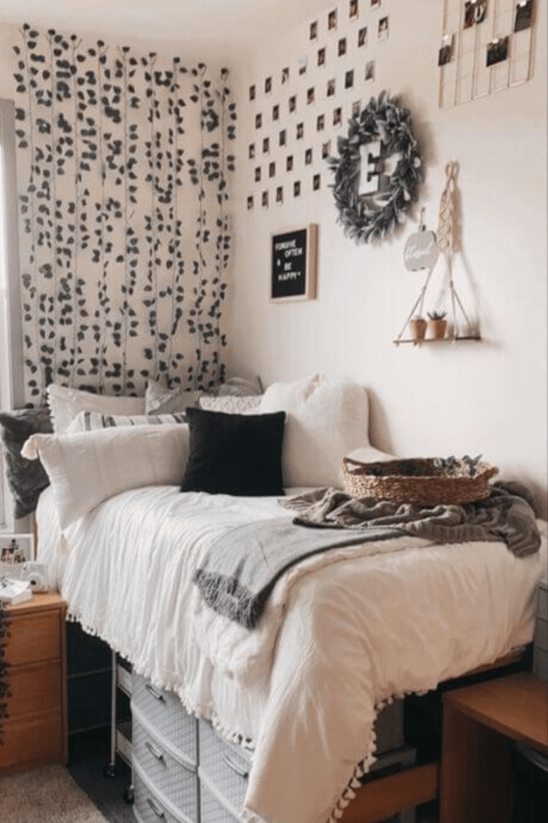 18 Cozy & Stylish Boho Dorm Room Ideas To Recreate In 2025