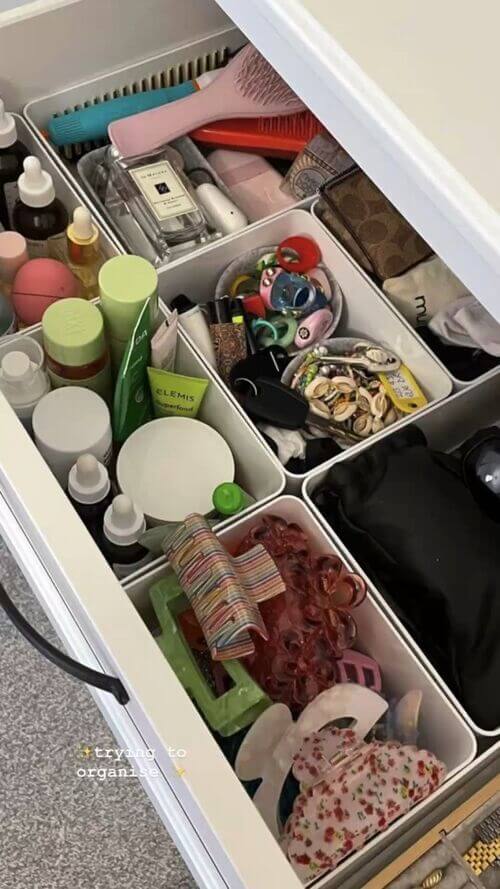 how to organize bathroom drawers