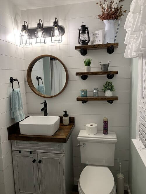 rustic farmhouse bathroom