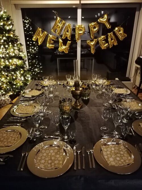 black gold theme for nye
