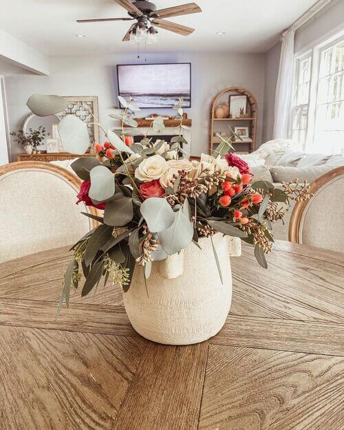spring bouquet for dining table