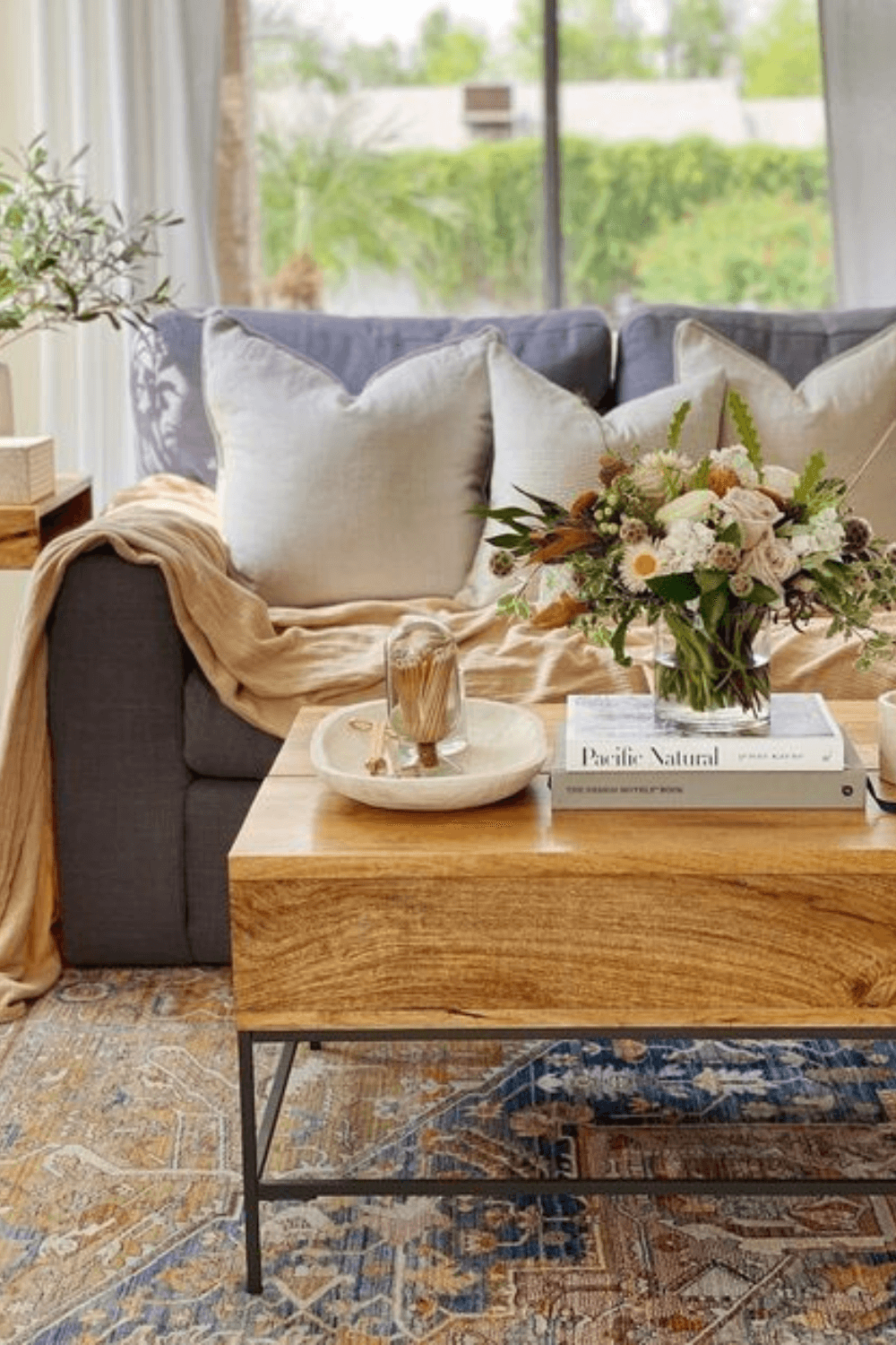 coffee table decorating