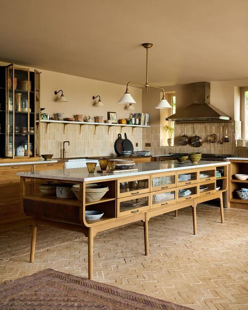 brown kitchen decor idea