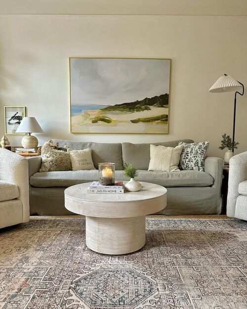 clean coffee table decor