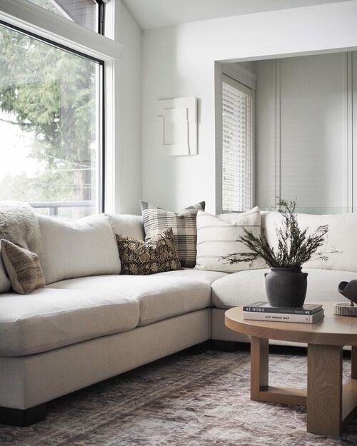 coffee table decor with black tones
