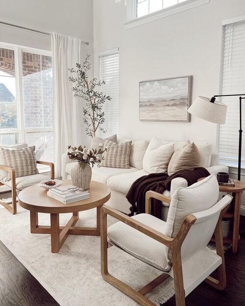 clean coffee table decor