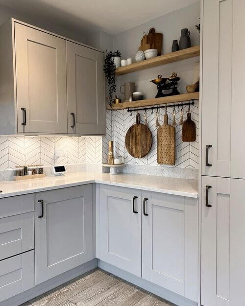 kitchen shelf decor