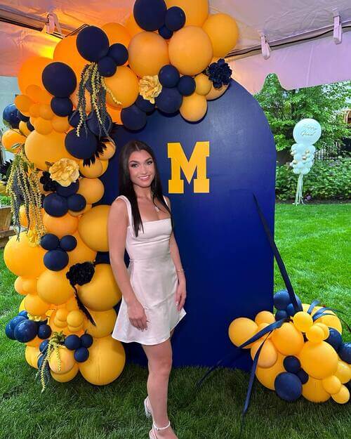 college balloons graduation