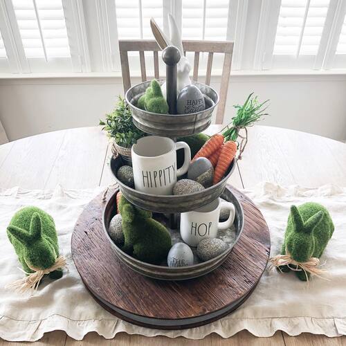 easter tray with moss bunny