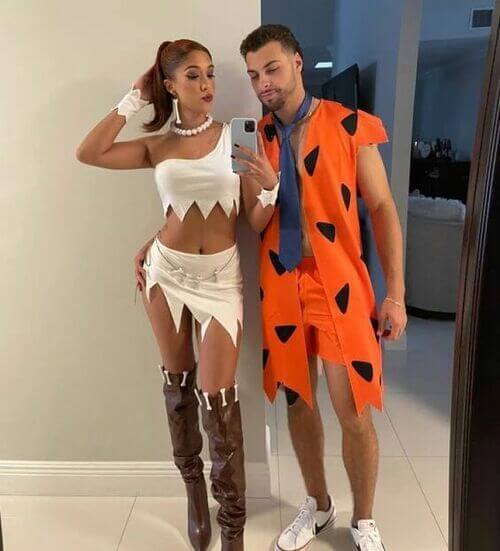 The Flintstone's couple costumes Halloween 