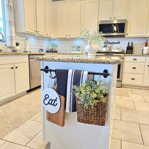 kitchen-island-decor-tray-ideas17