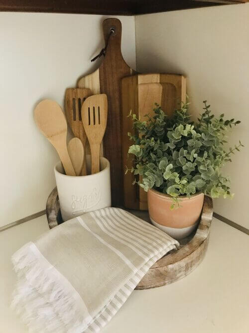 how to decorate kitchen counters without clutter