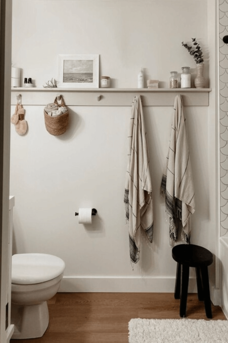 Bathroom towel rack decor ideas