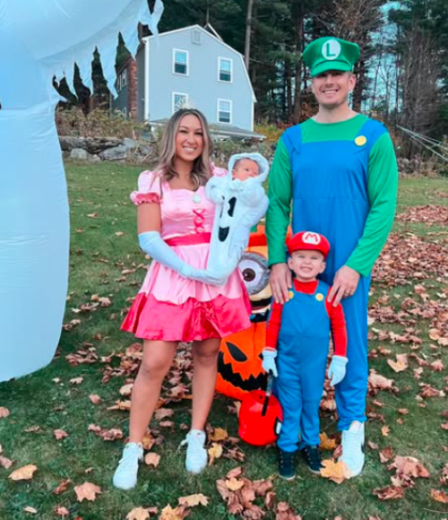 Funny-family-halloween-costume-ideas